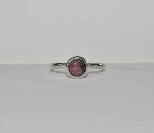 Rose et Noir | Simple Sterling Silver Rhodonite Ring